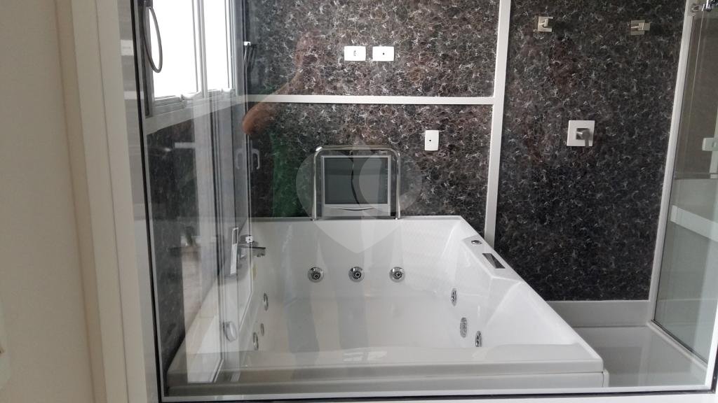 Casa de altíssimo padrão em Condomínio dentro de reserva Florestal