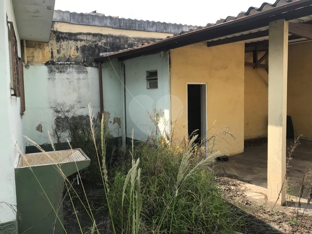 Casa térrea bem localizado no bairro Jardim Vila Galvão, Guarulhos