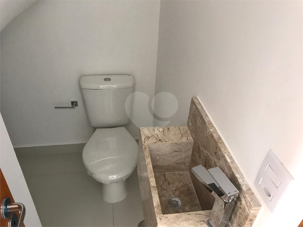 Sobrados em condomínio fechado de alto padrão no Parque Vitória - Zona Norte