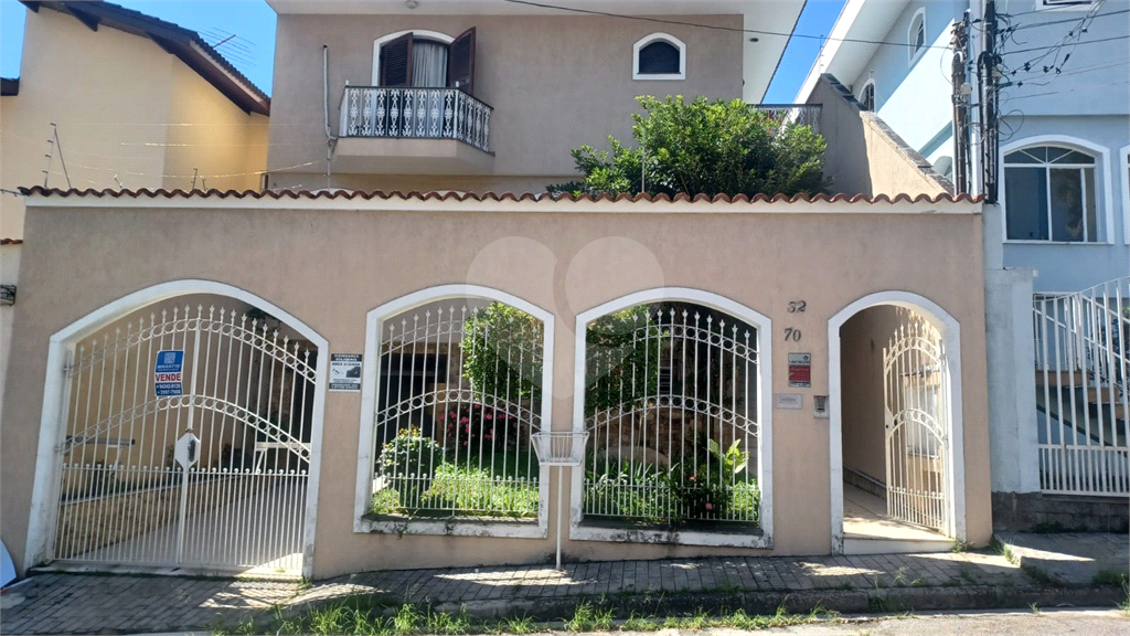Maravilhoso Sobrado em um bairro mais charmosos da região norte,muito espaçoso 