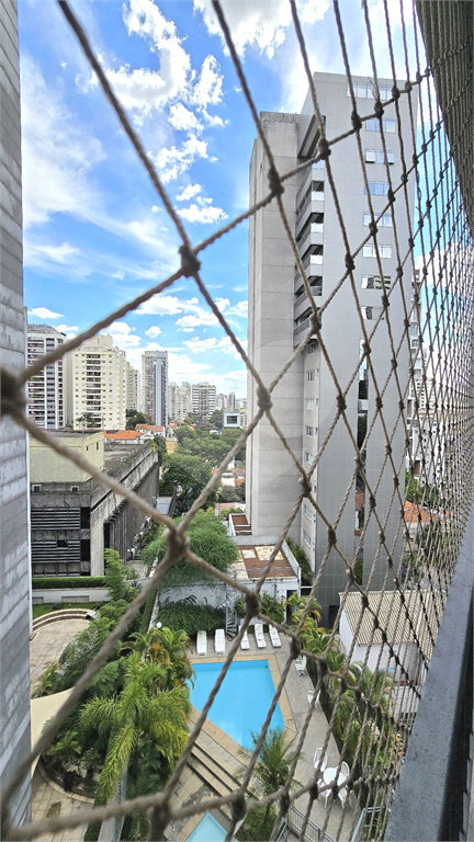 Apartamento para alugar com 3 dormitórios 4 banheiros em Pinheiros.