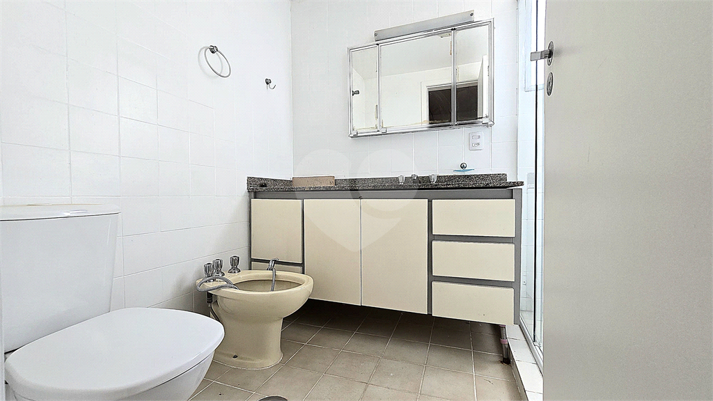 Apartamento para alugar com 3 dormitórios 4 banheiros em Pinheiros.