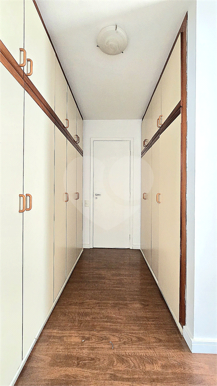 Apartamento para alugar com 3 dormitórios 4 banheiros em Pinheiros.