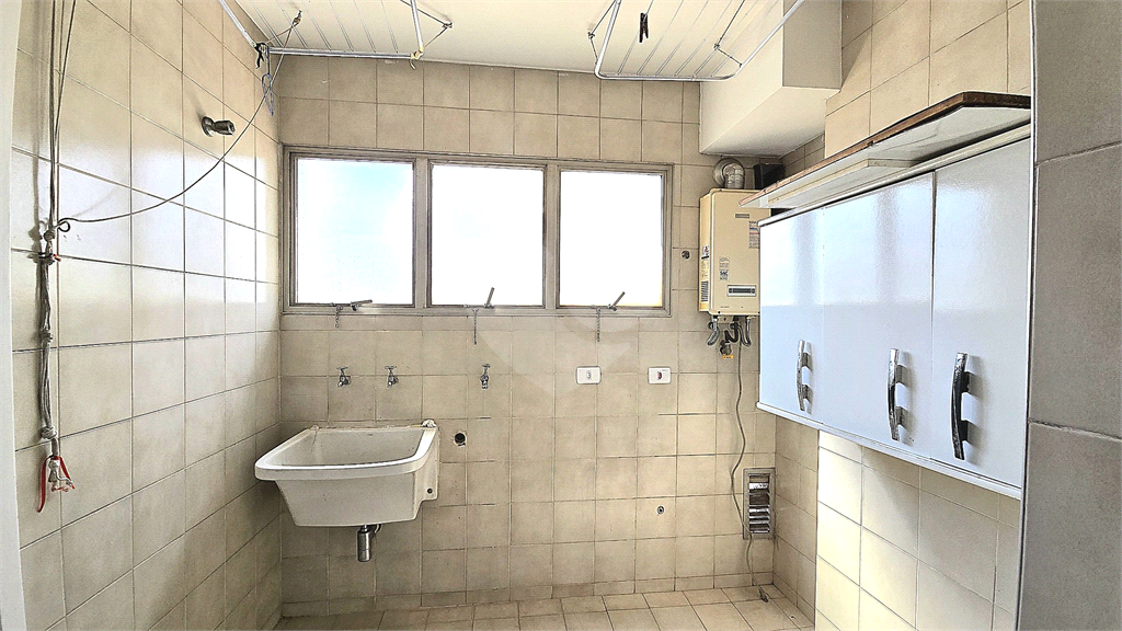 Apartamento para alugar com 3 dormitórios 4 banheiros em Pinheiros.