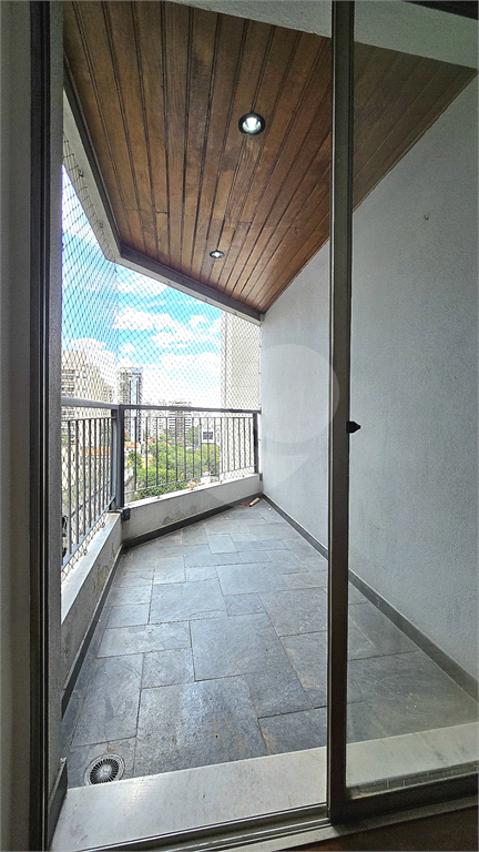 Apartamento para alugar com 3 dormitórios 4 banheiros em Pinheiros.
