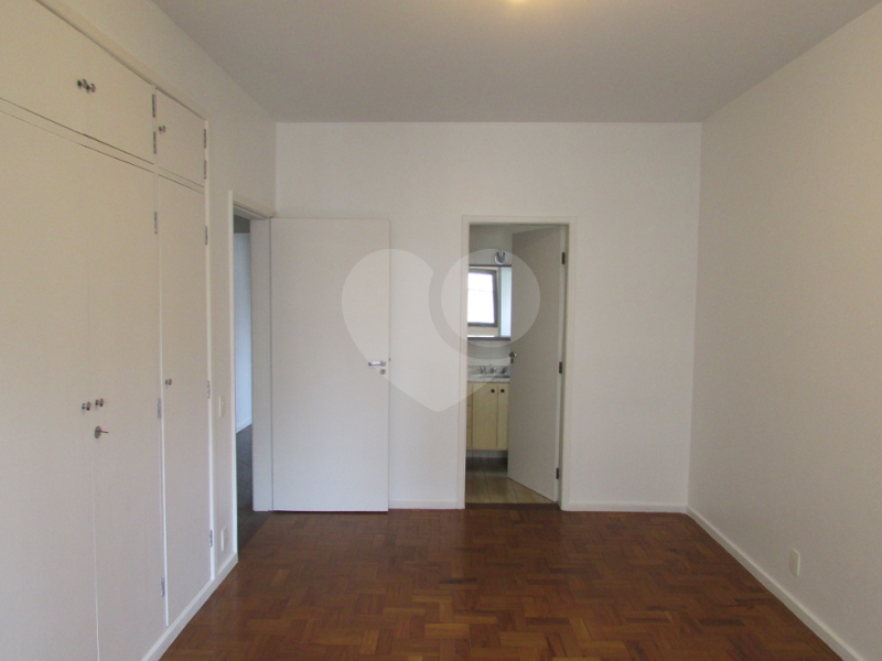 APARTAMENTO em JARDIM PAULISTA