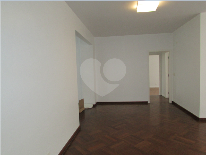 APARTAMENTO em JARDIM PAULISTA