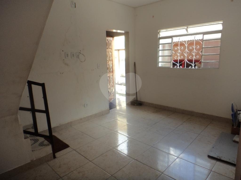 Excelente terreno de 500 metros, com 10 de frente e 50 de fundos, região incrível!!