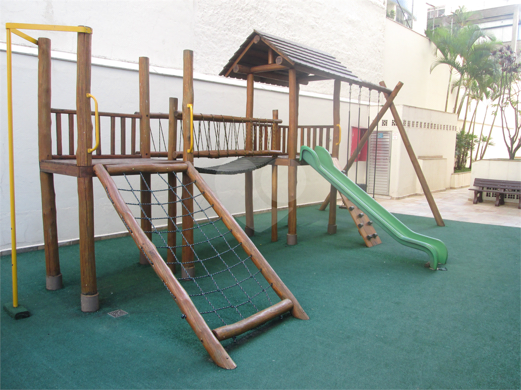 Apartamento duplex com 3 dormitórios, 1 vaga de garagem, andar alto no Jabaquara. 