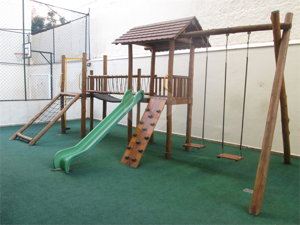 Apartamento duplex com 3 dormitórios, 1 vaga de garagem, andar alto no Jabaquara. 