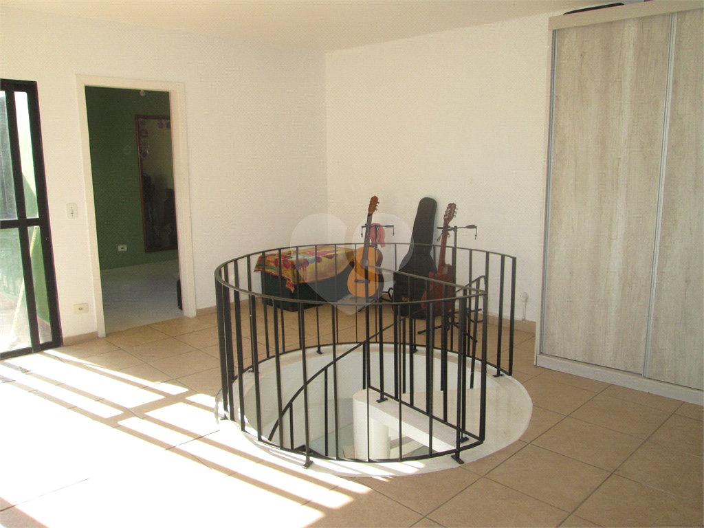 Apartamento duplex com 3 dormitórios, 1 vaga de garagem, andar alto no Jabaquara. 