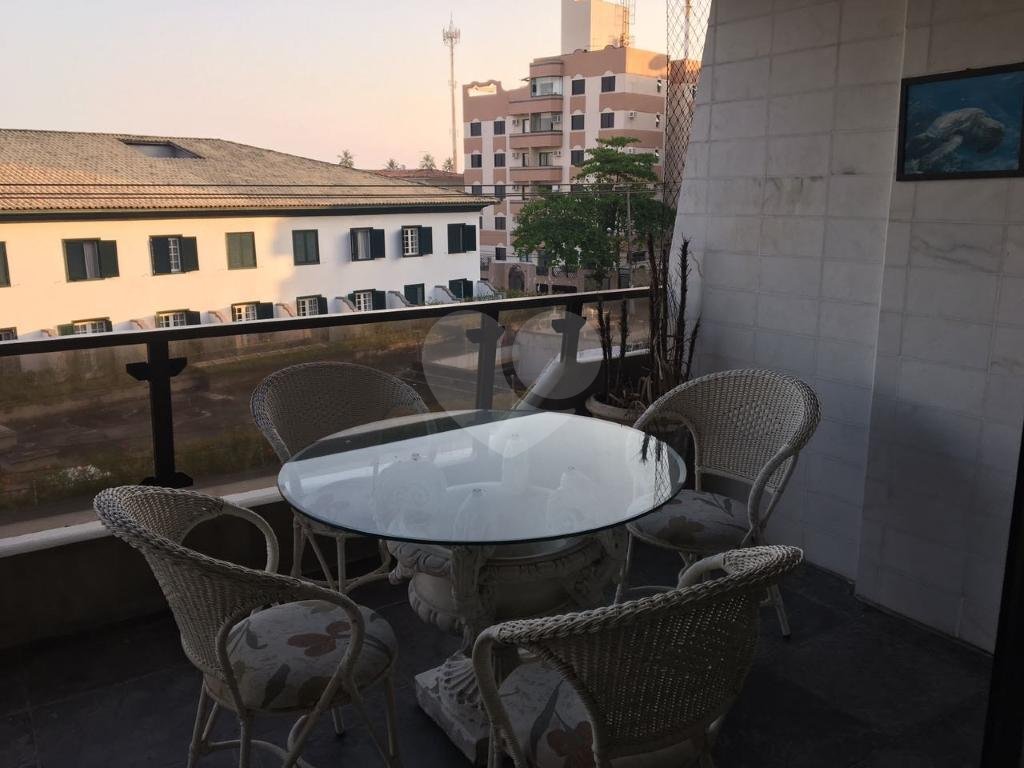 Amplo apartamento na Praia do Enseada, Guarujá