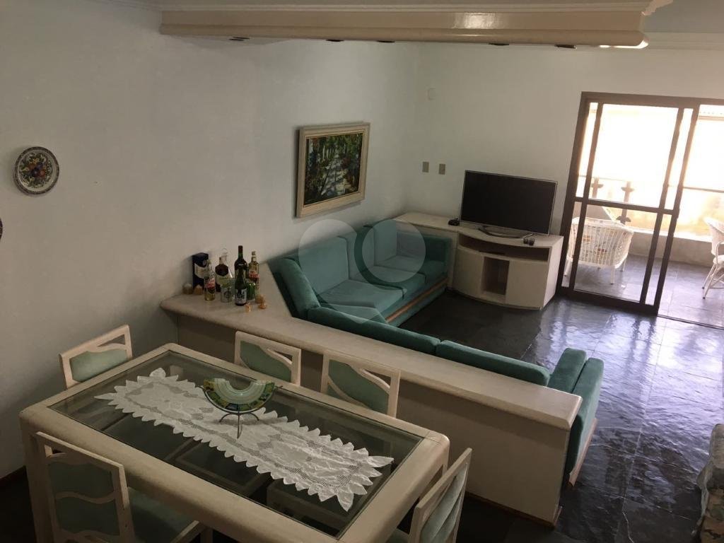Amplo apartamento na Praia do Enseada, Guarujá