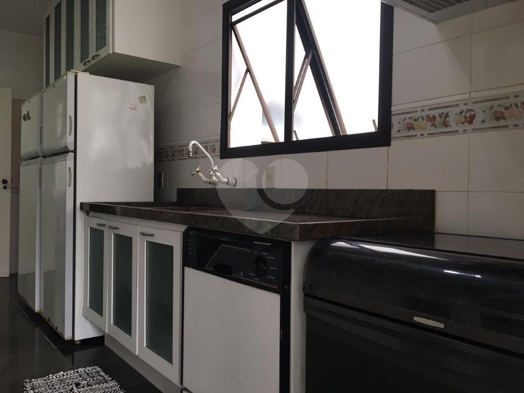 Amplo apartamento na Praia do Enseada, Guarujá