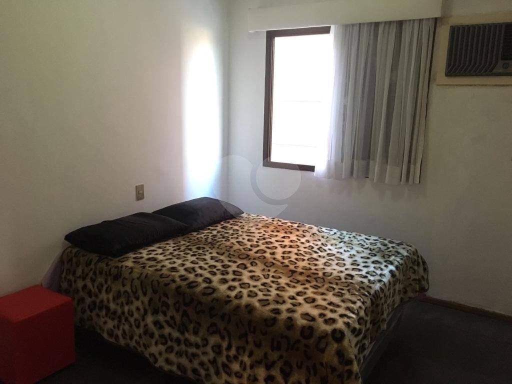 Amplo apartamento na Praia do Enseada, Guarujá