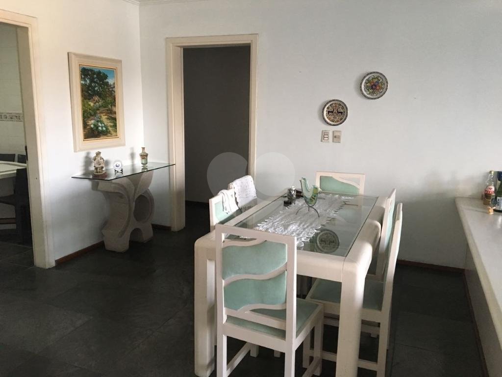Amplo apartamento na Praia do Enseada, Guarujá