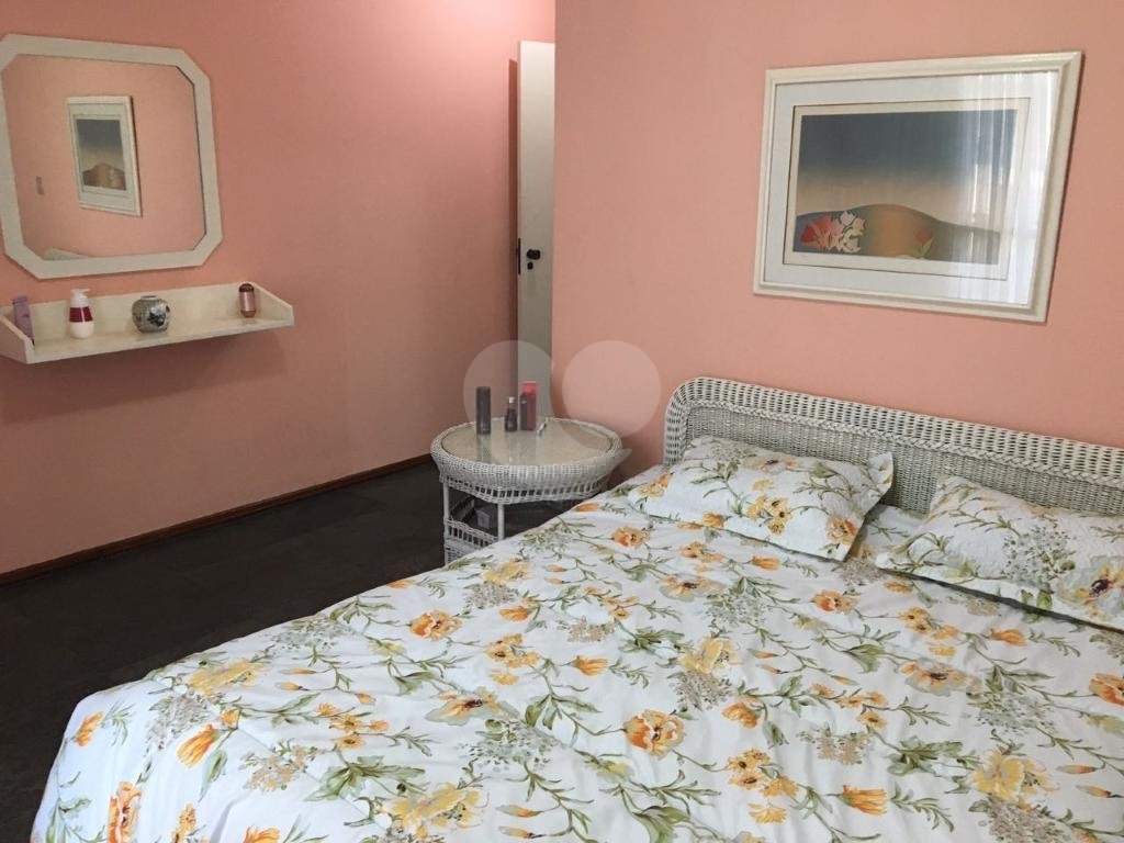 Amplo apartamento na Praia do Enseada, Guarujá