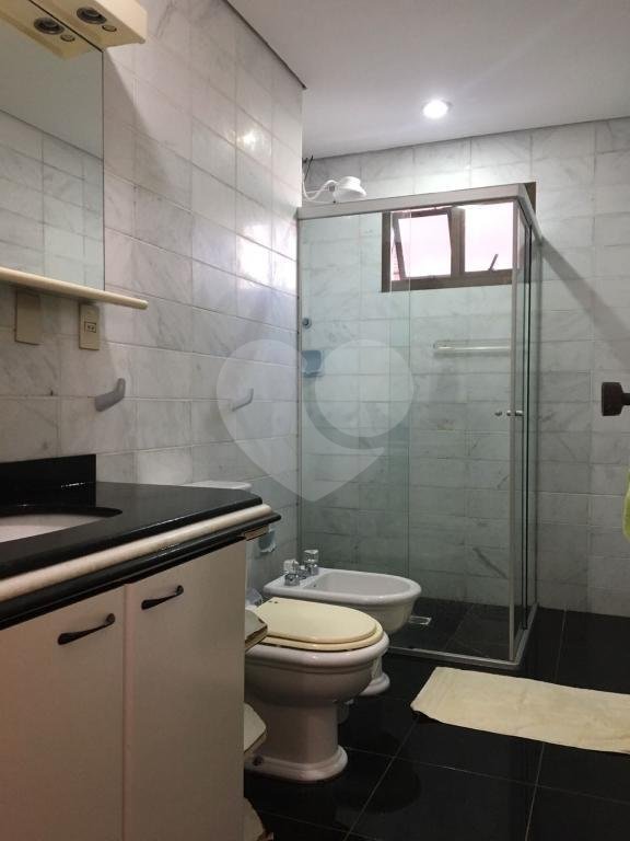 Amplo apartamento na Praia do Enseada, Guarujá