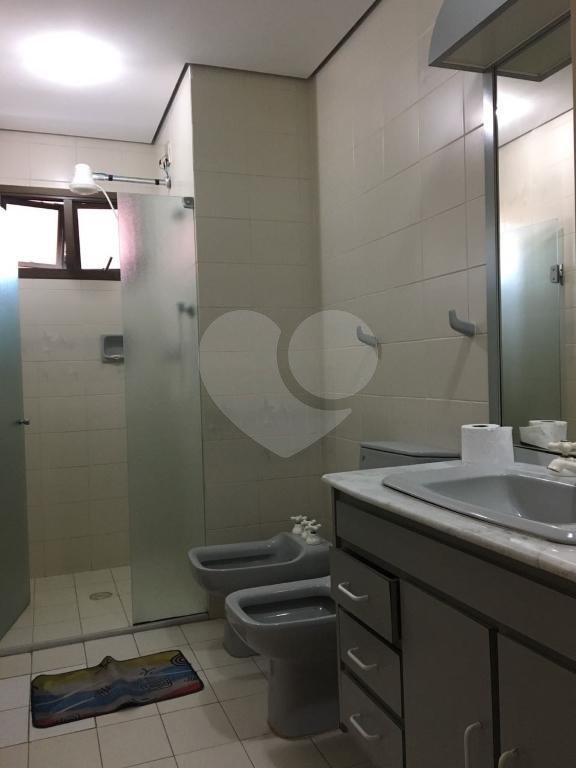 Amplo apartamento na Praia do Enseada, Guarujá