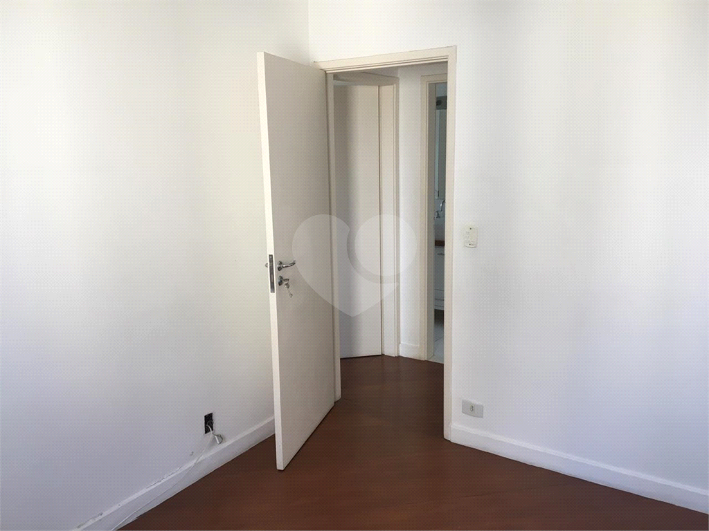 Apartamento à venda com 3 quartos, 74m² - Foto 8