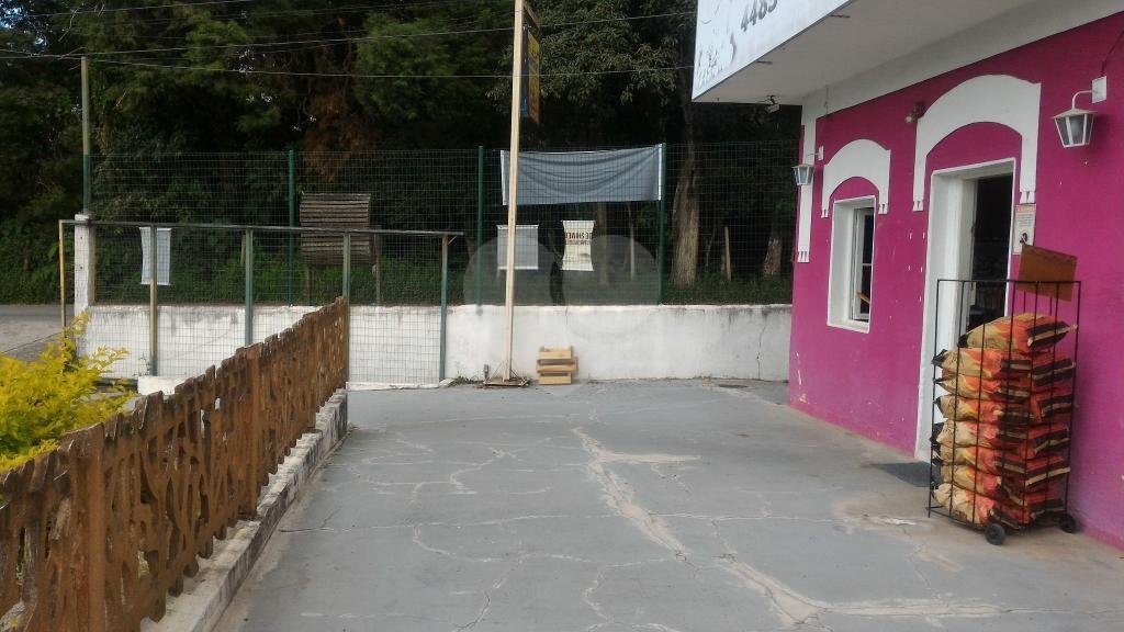 Imovel comercial passa o ponto no 9400 da Serra da Cantareira horti fruti loja e mini mercado