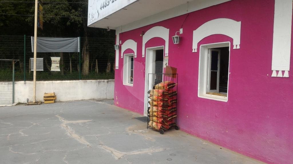 Imovel comercial passa o ponto no 9400 da Serra da Cantareira horti fruti loja e mini mercado