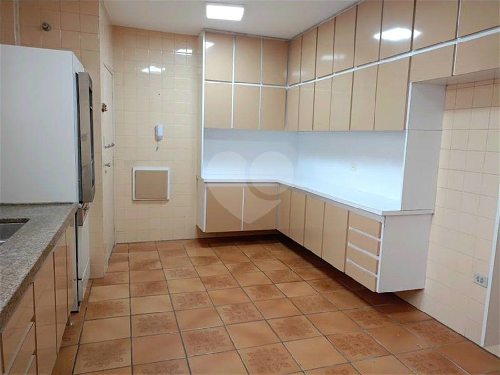 3 QUARTOS + 1 VAGA - BELA VISTA