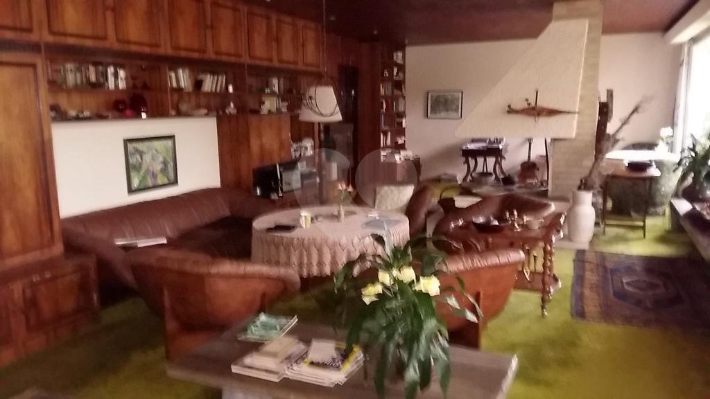 Casa Rua do horto com 509 mts área construída (mas com terreno de 5440 mts) ótimo para construtoras
