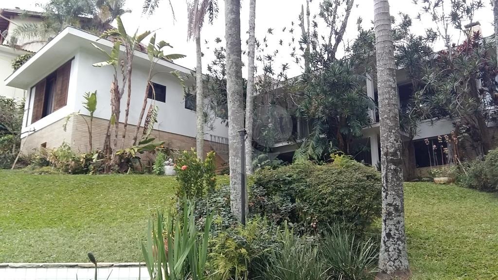 Casa Rua do horto com 509 mts área construída (mas com terreno de 5440 mts) ótimo para construtoras