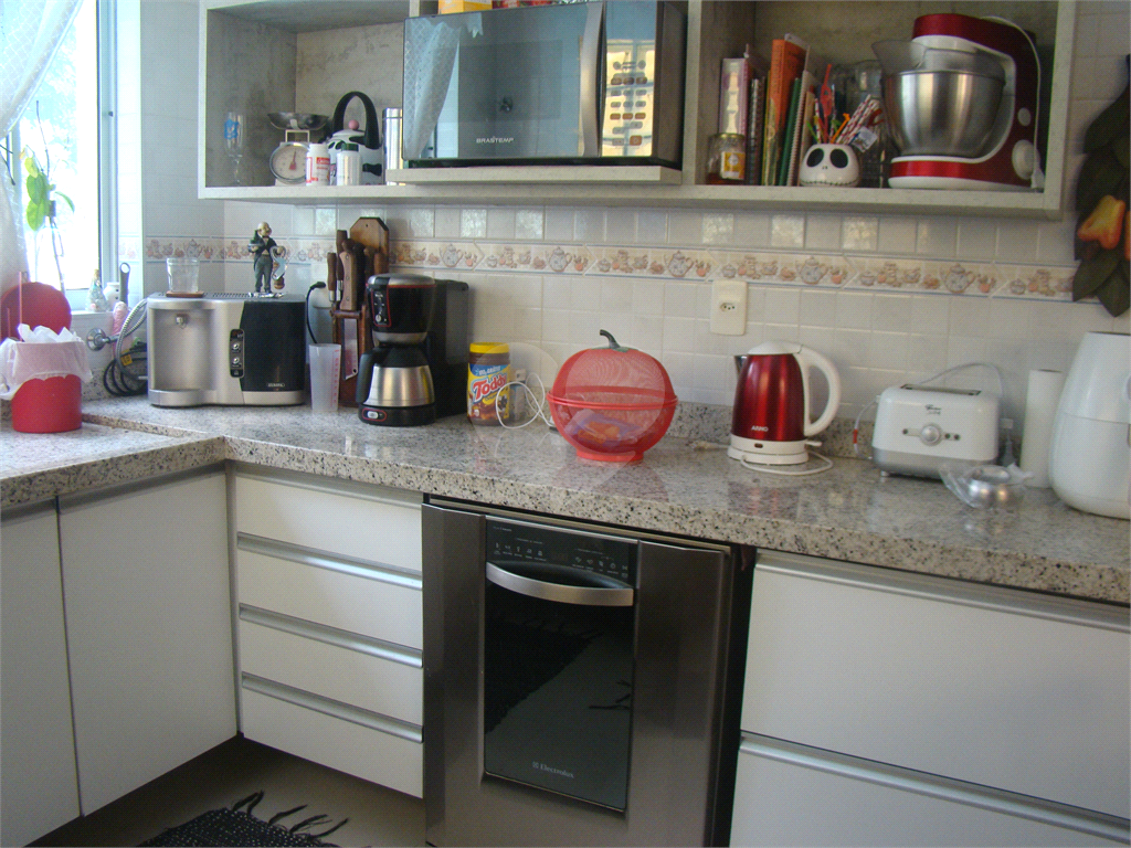 Sobrado para venda com 3 dormitórios, sendo 1 suíte na Zona Norte