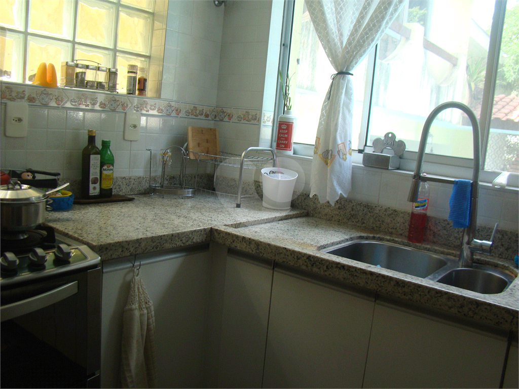 Sobrado para venda com 3 dormitórios, sendo 1 suíte na Zona Norte