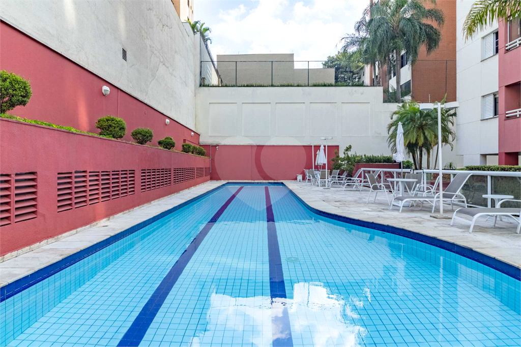 Apartamento - Perdizes - 2 Dormitórios - 67 m²