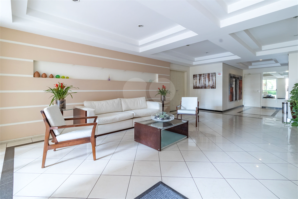 Apartamento - Perdizes - 2 Dormitórios - 67 m²