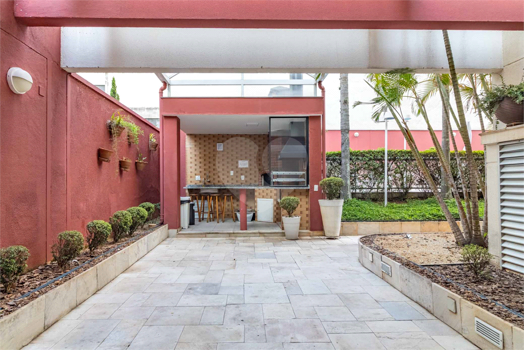 Apartamento - Perdizes - 2 Dormitórios - 67 m²