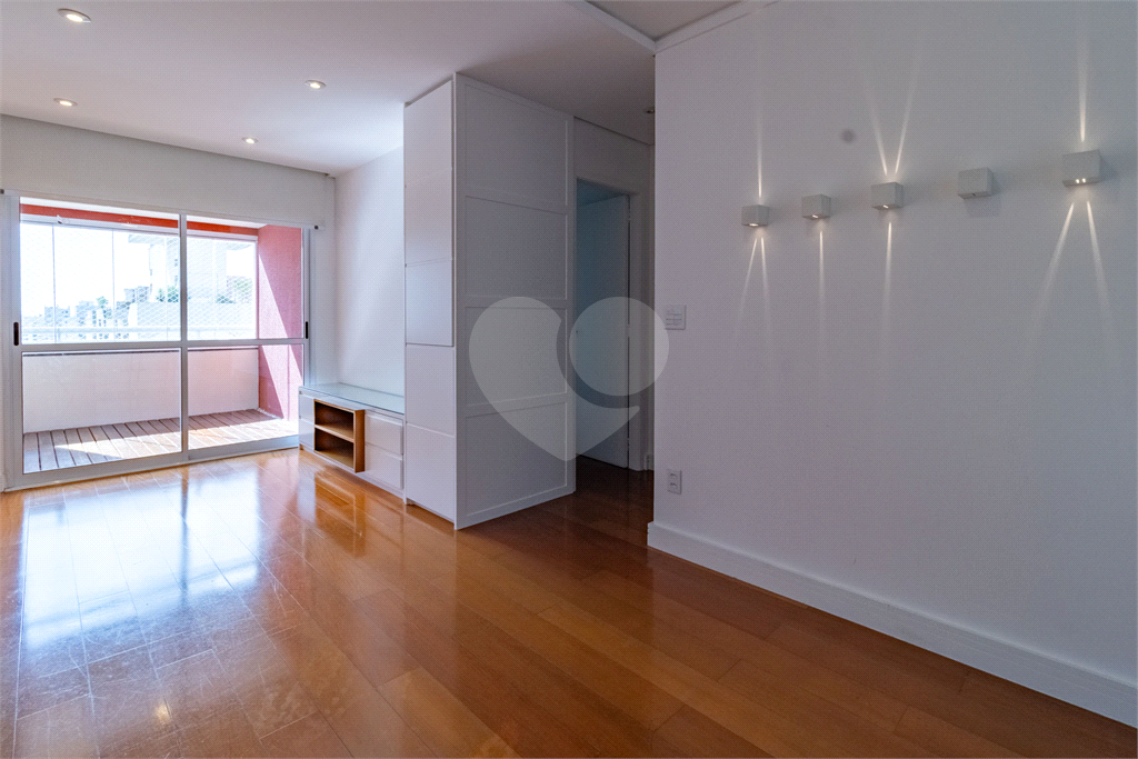 Apartamento - Perdizes - 2 Dormitórios - 67 m²