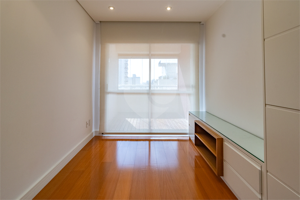 Apartamento - Perdizes - 2 Dormitórios - 67 m²