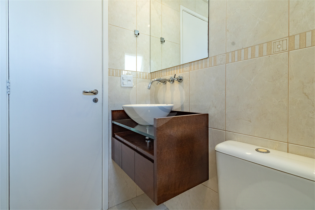 Apartamento - Perdizes - 2 Dormitórios - 67 m²