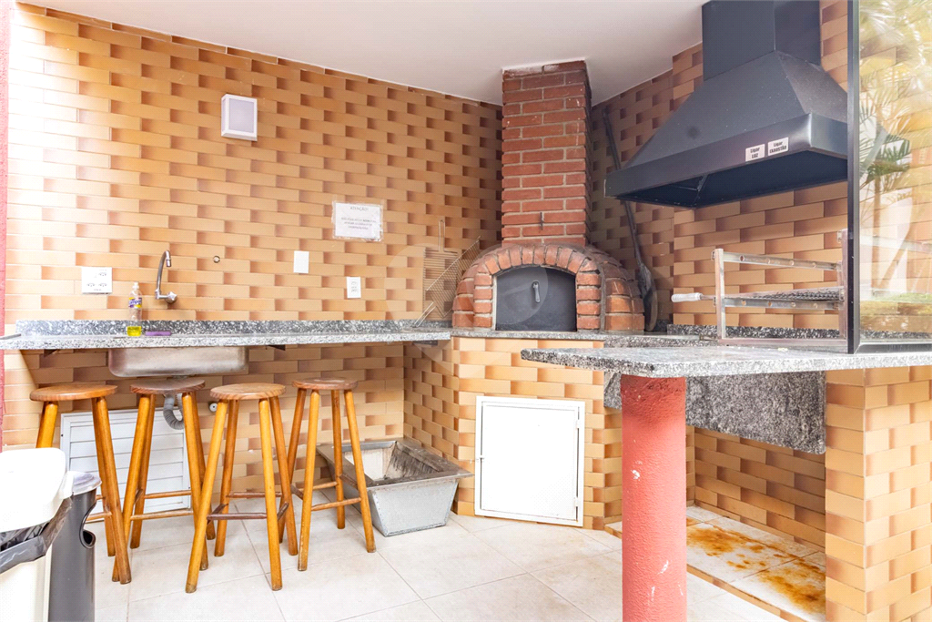 Apartamento - Perdizes - 2 Dormitórios - 67 m²