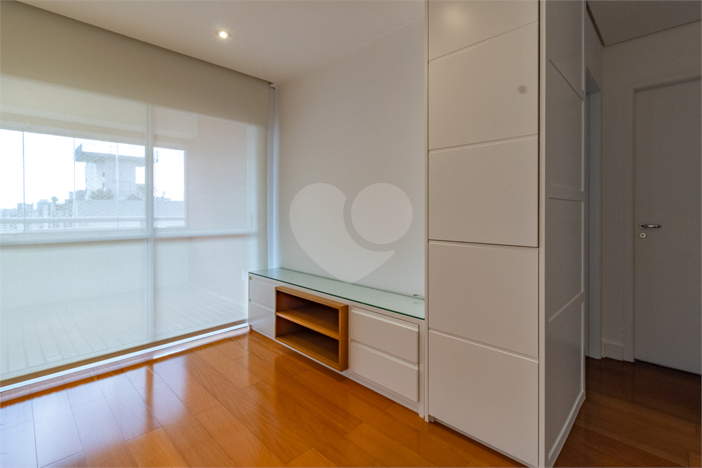 Apartamento - Perdizes - 2 Dormitórios - 67 m²