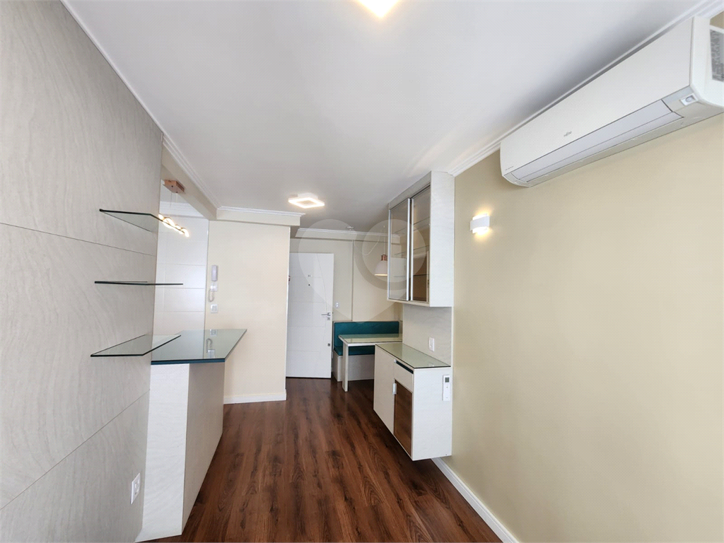 Apartamento com Móveis Planejados