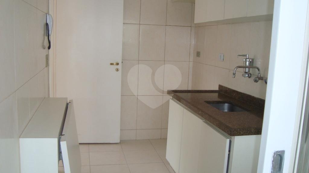 Apartamento à venda com 2 quartos, 65m² - Foto 26