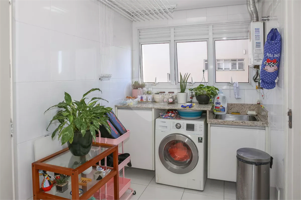 Apartamento Pompeia 3 dormitórios, sendo 1 suíte, e 2 vagas de garagem