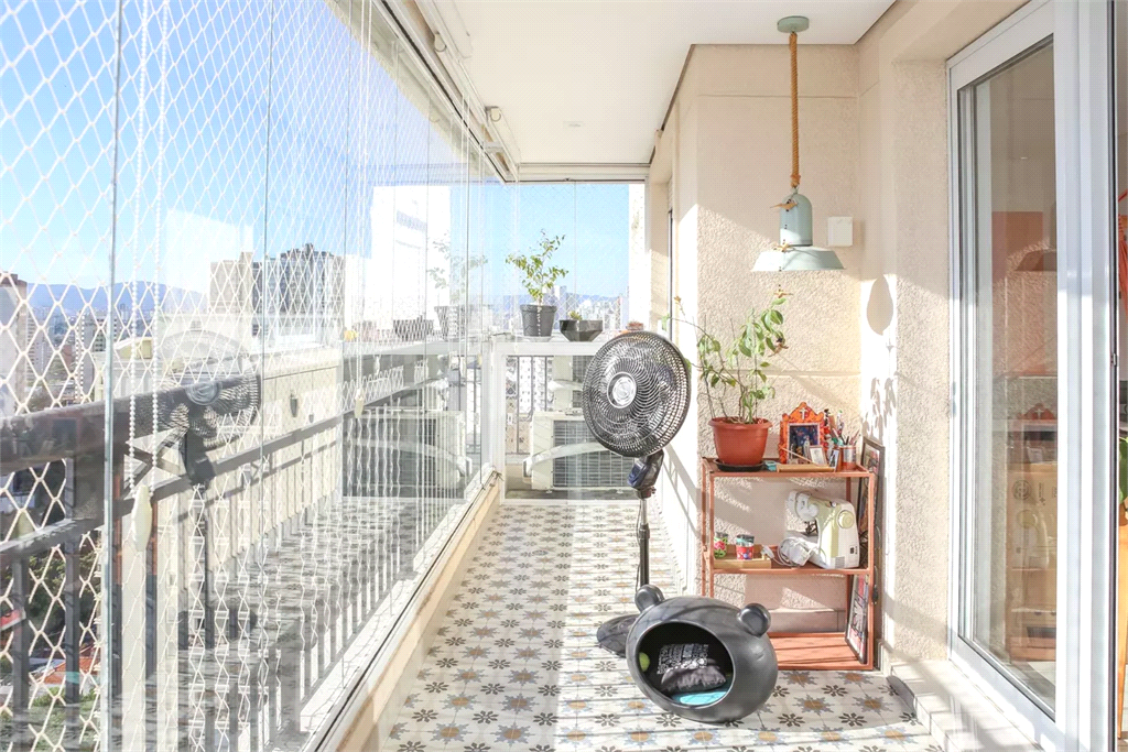Apartamento Pompeia 3 dormitórios, sendo 1 suíte, e 2 vagas de garagem