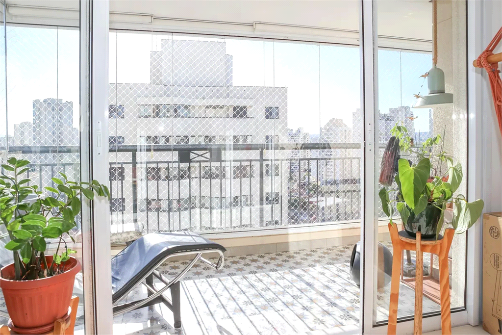 Apartamento Pompeia 3 dormitórios, sendo 1 suíte, e 2 vagas de garagem