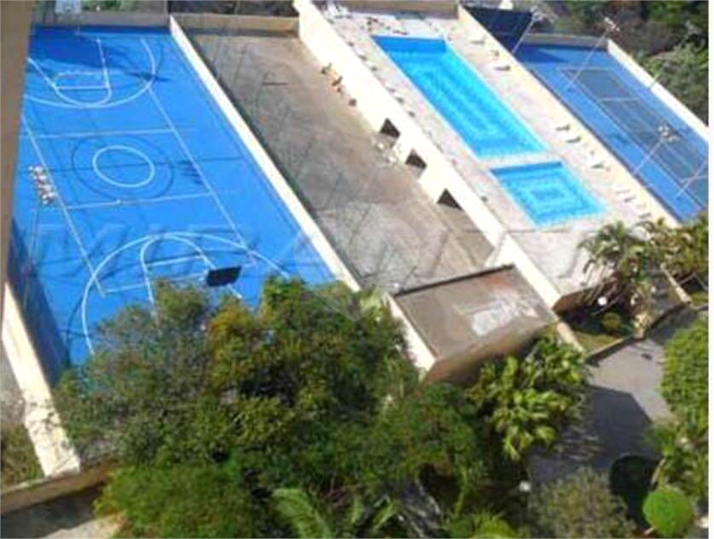 Apartamento no bairro do Barro Branco.