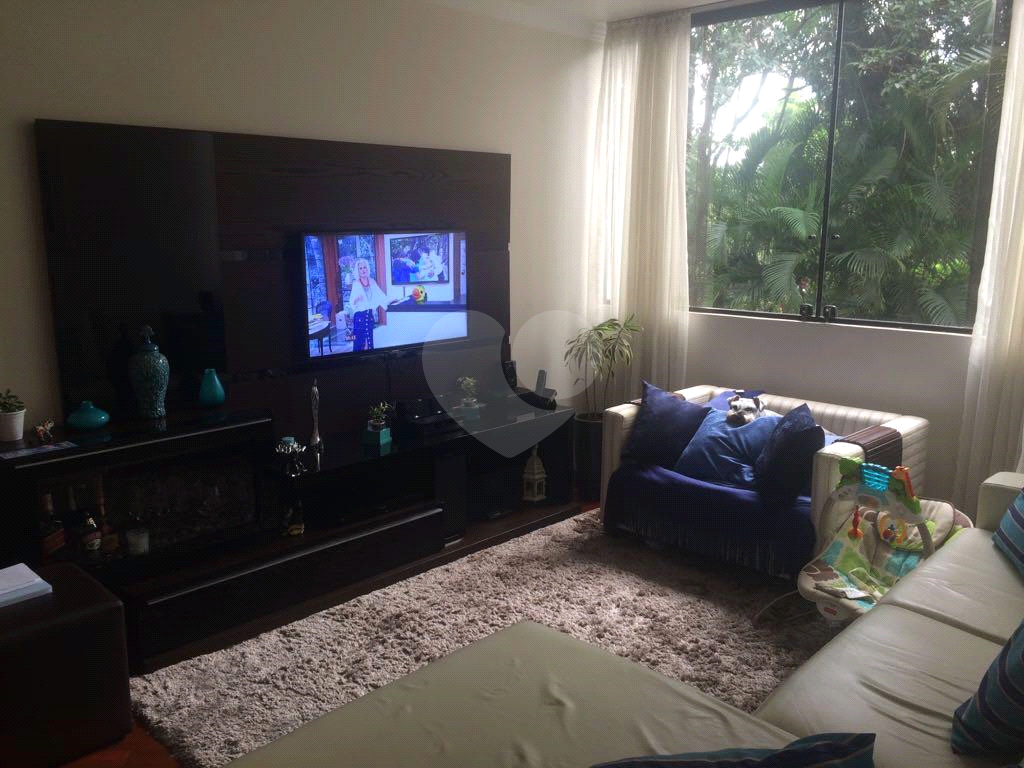 Apartamento no bairro do Barro Branco.
