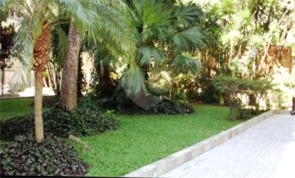 Apartamento no bairro do Barro Branco.
