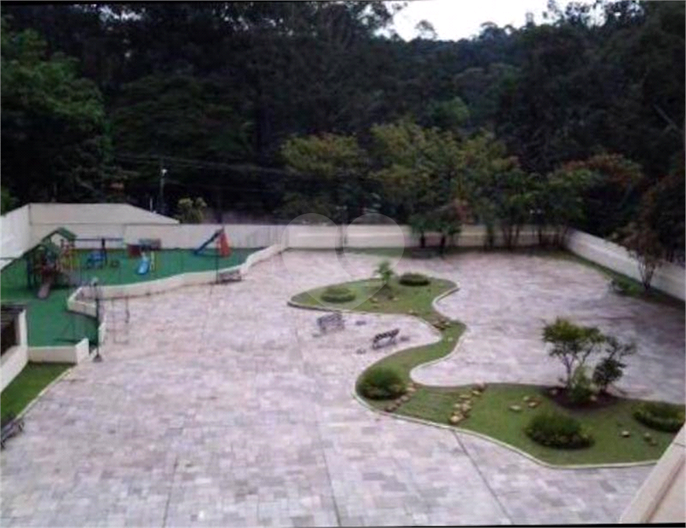 Apartamento no bairro do Barro Branco.
