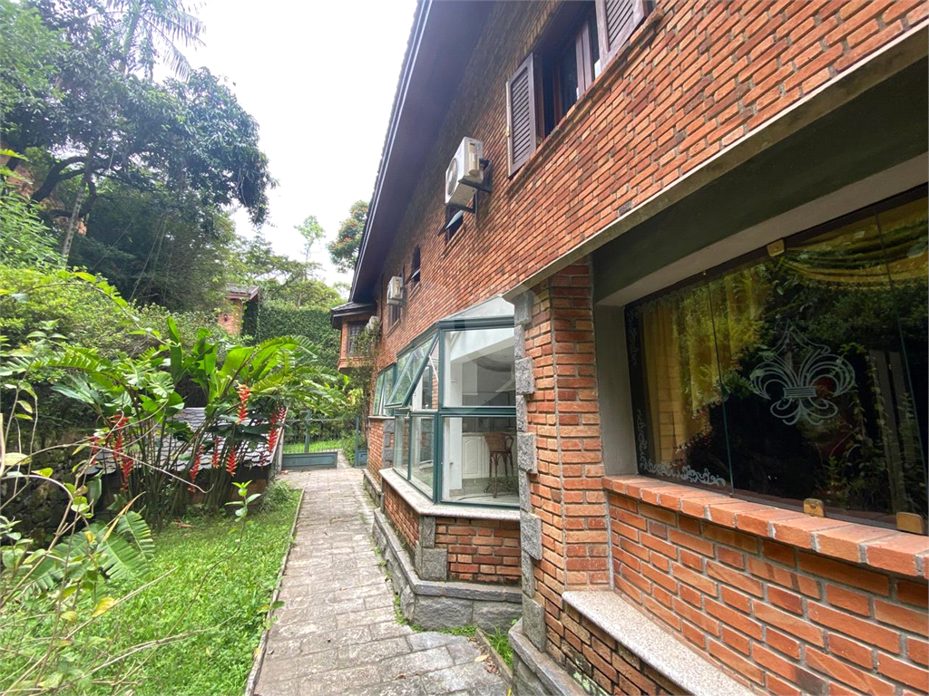 Casa com 1100m² no Morumbi reformada. Impecável