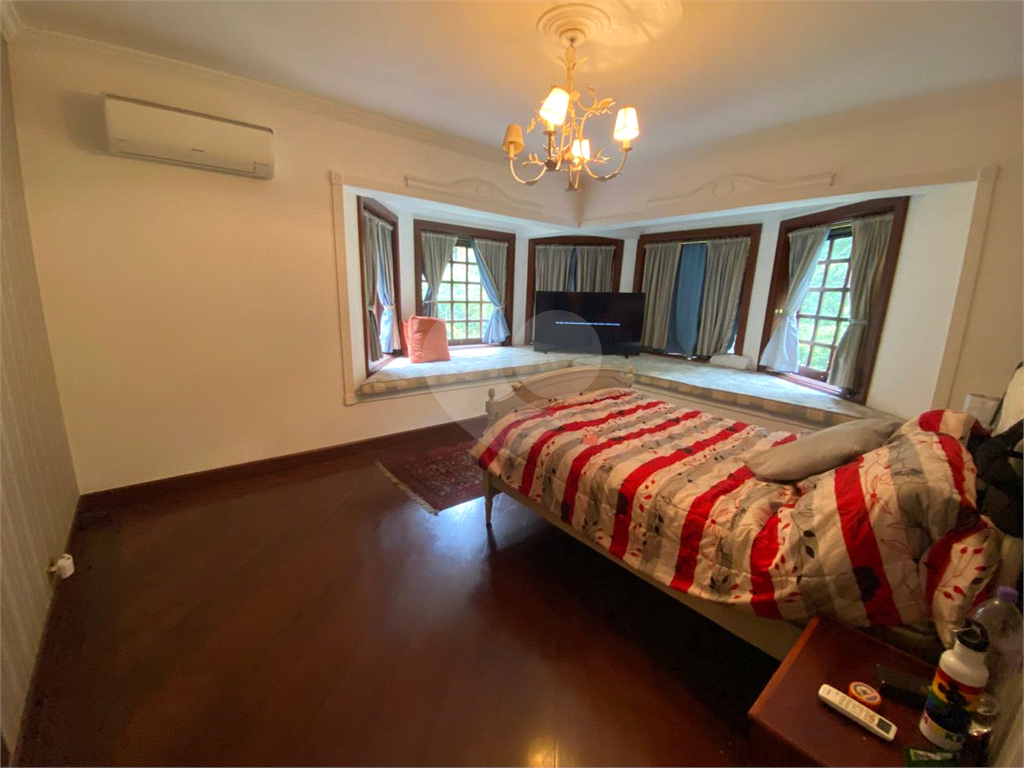 Casa com 1100m² no Morumbi reformada. Impecável